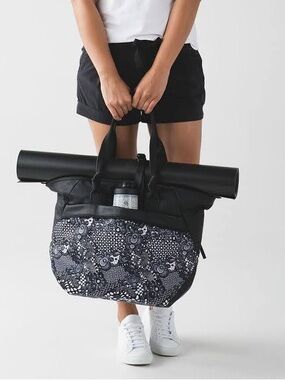 Lululemon All Night Festival Tote Bag Black Floral Print Yoga Gym Travel